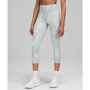 NWT Swift Speed High Rise Crop
